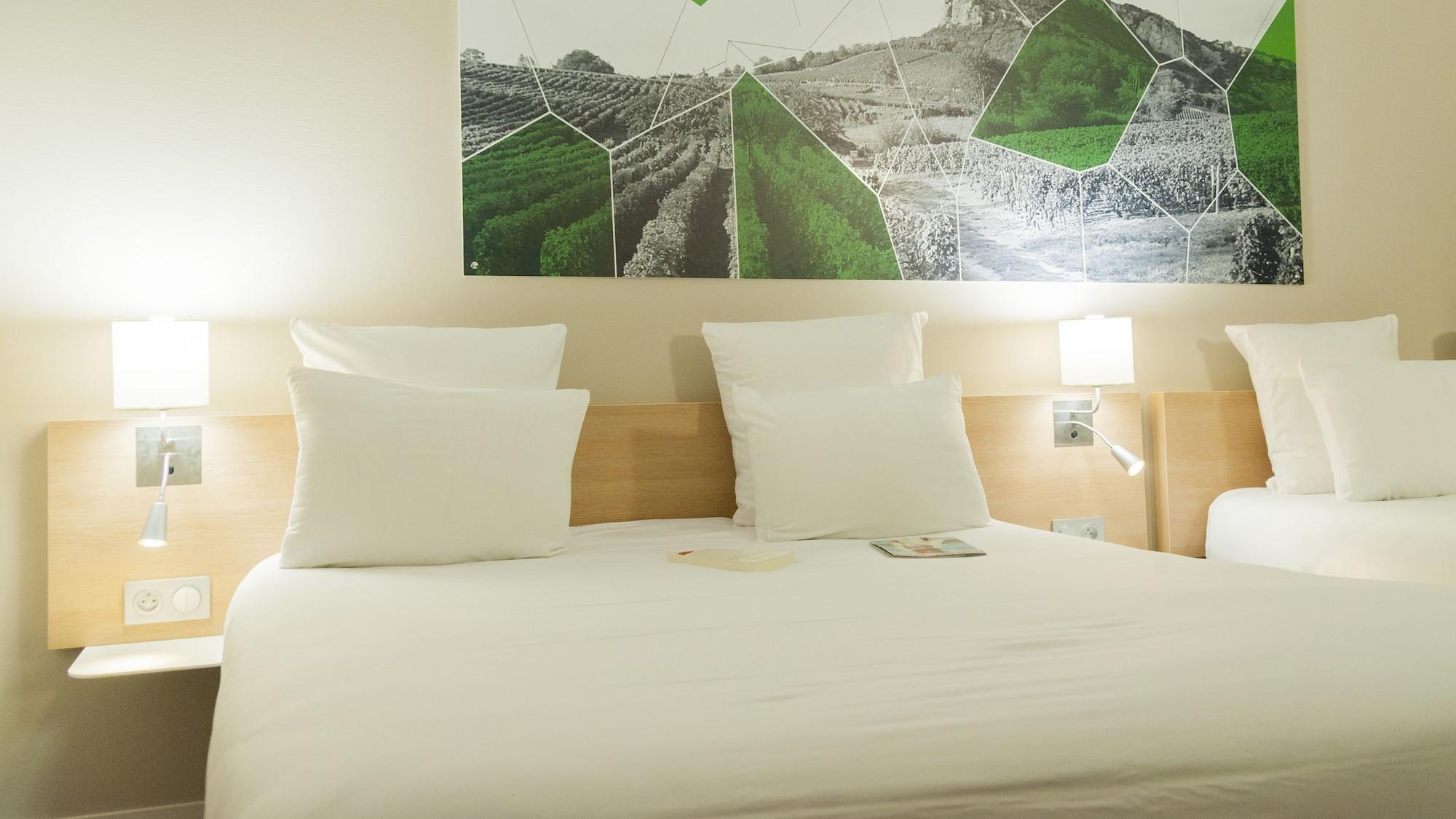 Brit Hotel Macon Centre Gare Екстер'єр фото