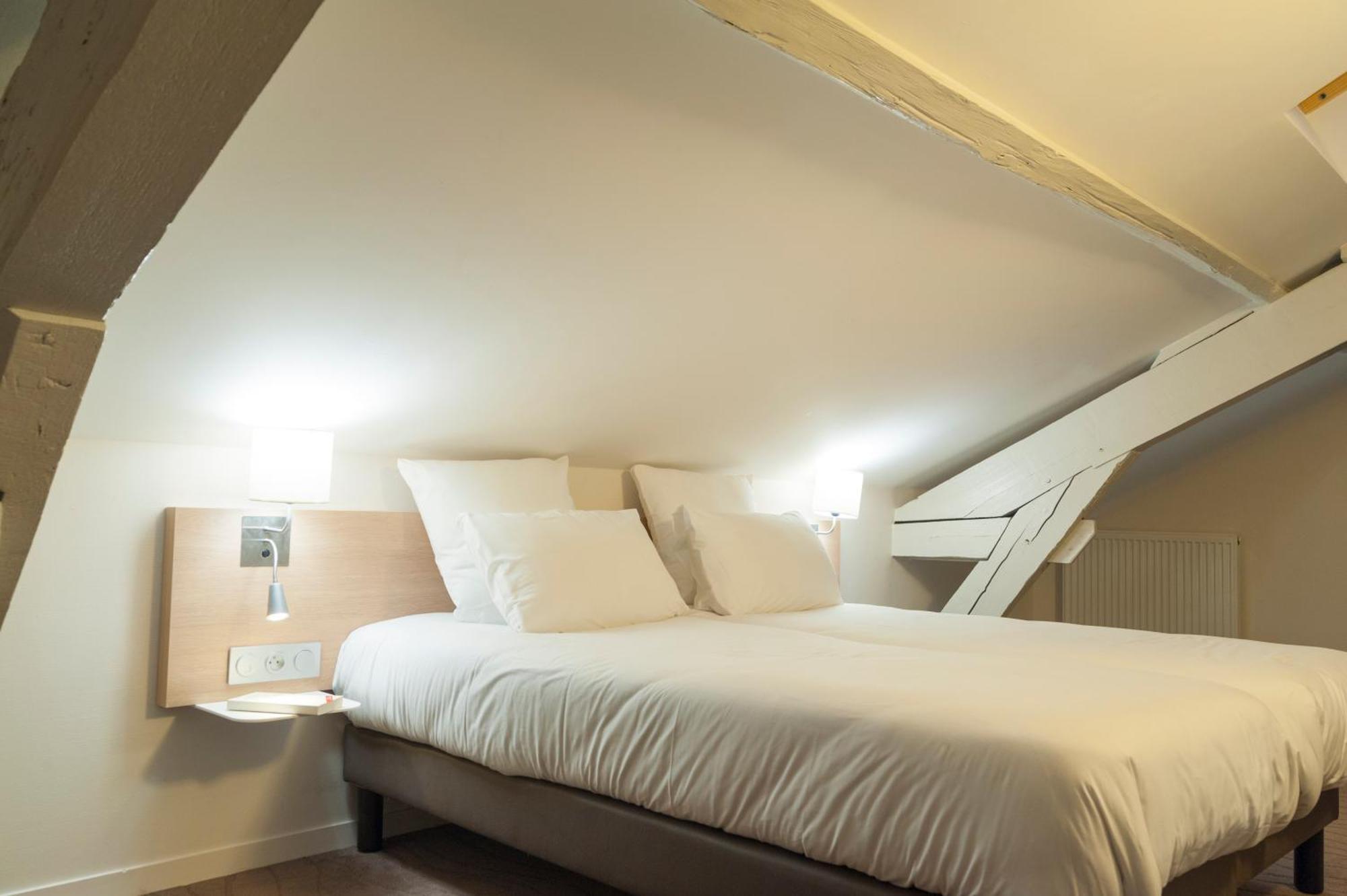 Brit Hotel Macon Centre Gare Екстер'єр фото