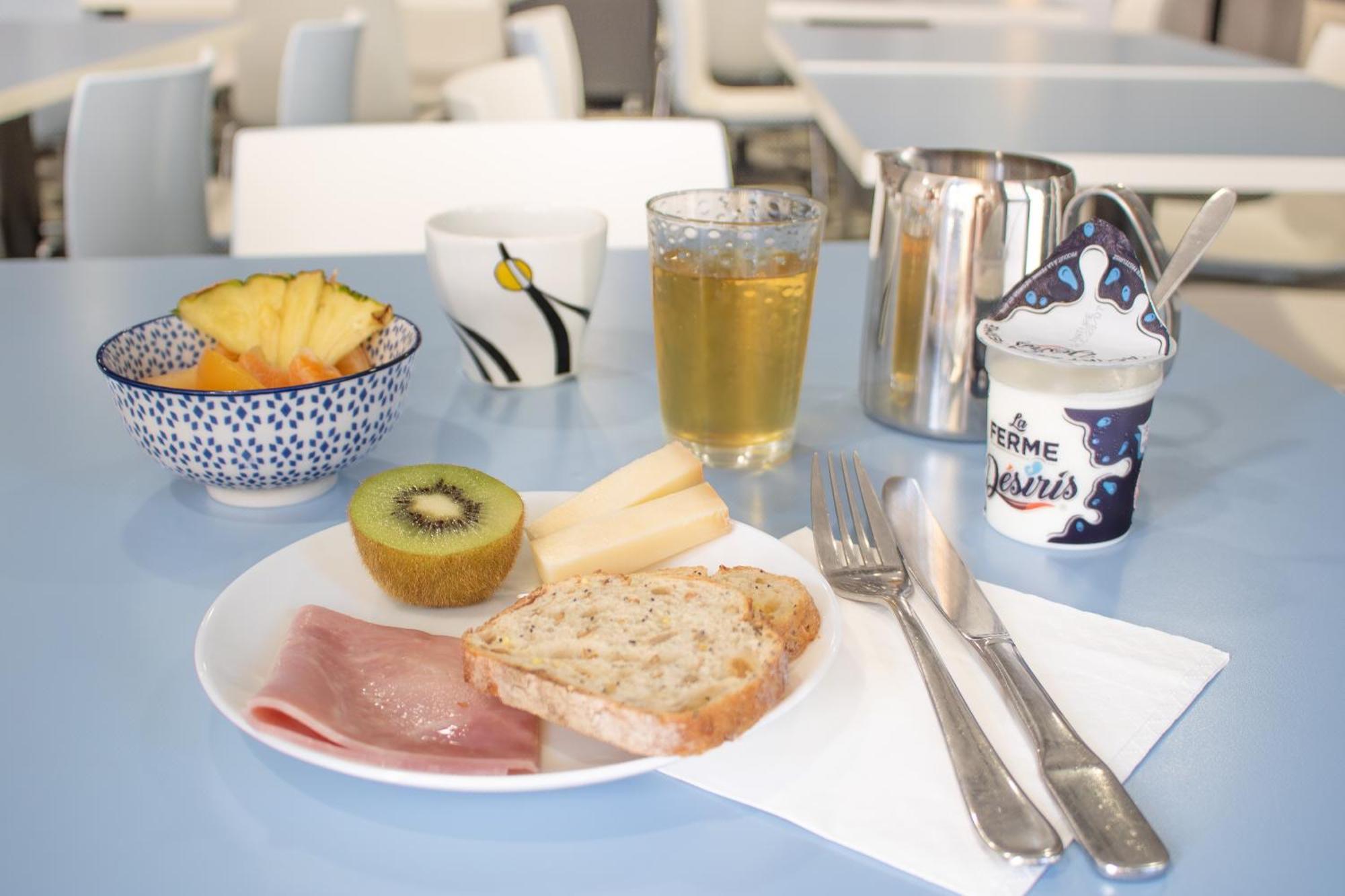 Brit Hotel Macon Centre Gare Екстер'єр фото