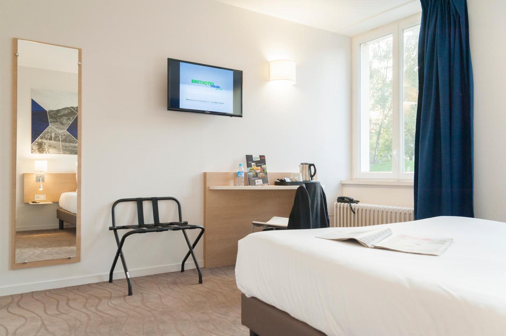 Brit Hotel Macon Centre Gare Екстер'єр фото