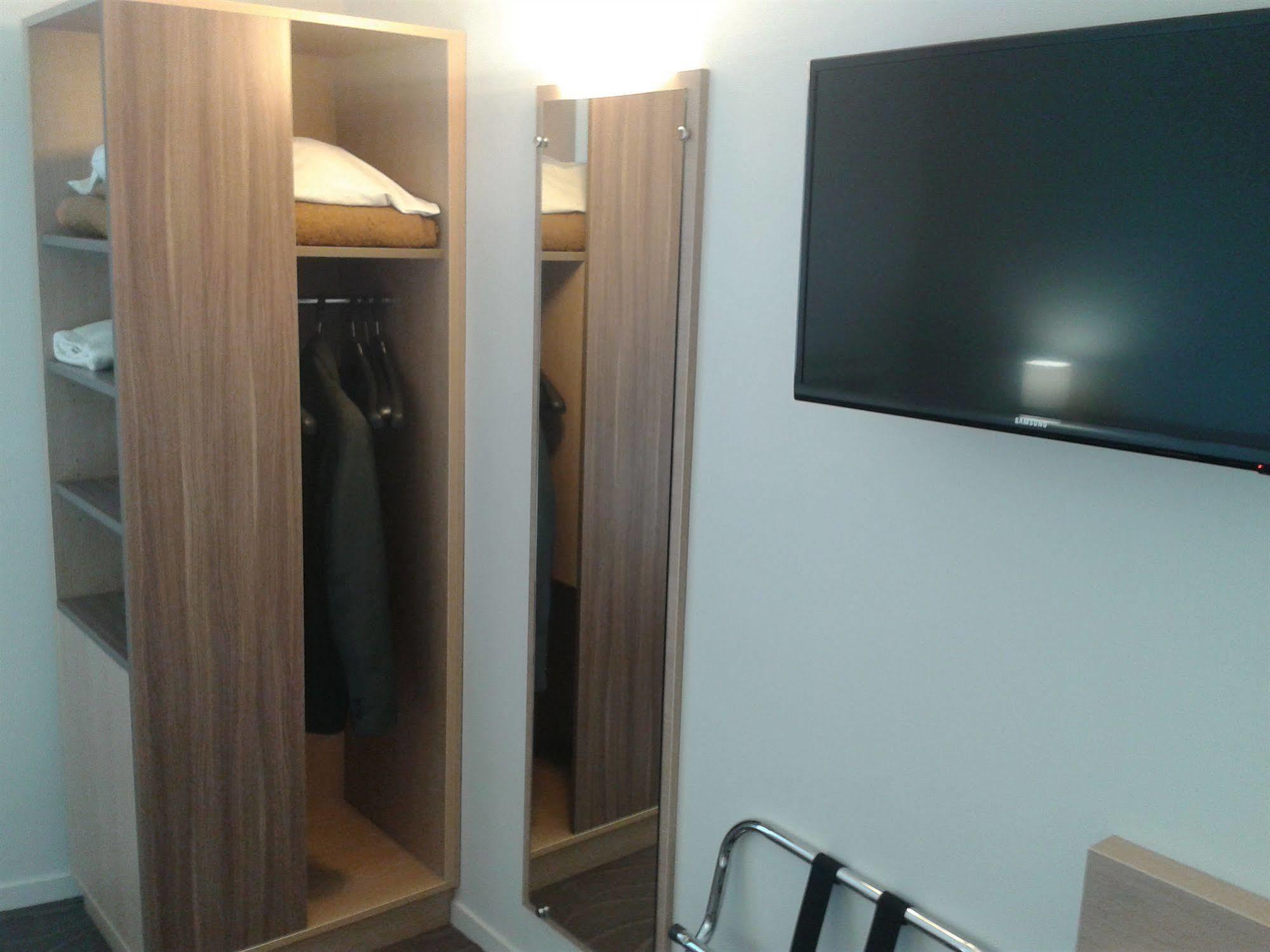 Brit Hotel Macon Centre Gare Екстер'єр фото